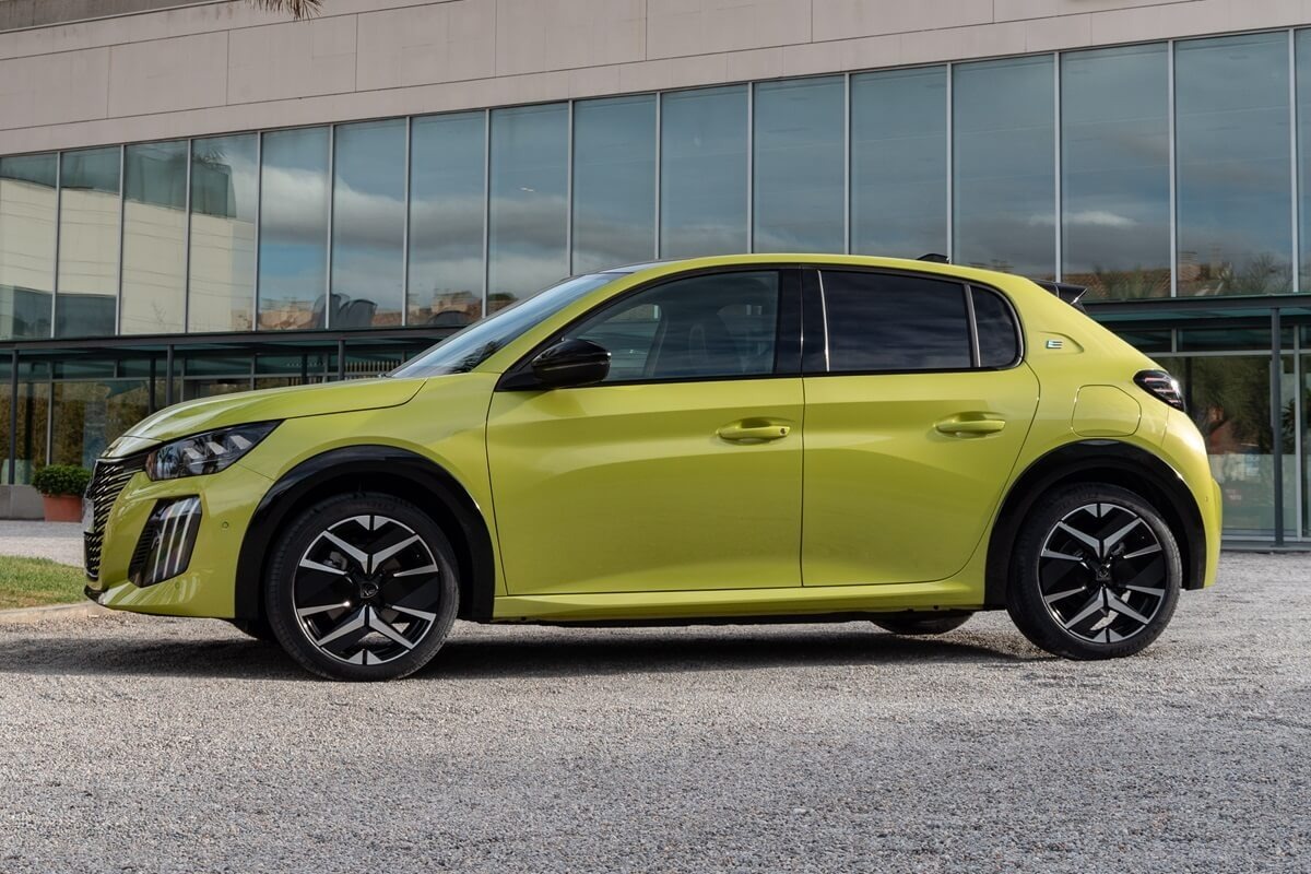 location peugeot 208 hybride agadir